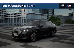 BMW iX2 - eDrive20 High Executive M Sport / Panoramadak / Trekhaak / Sportstoelen / Adaptieve LED /