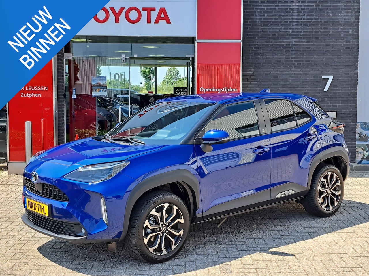 Toyota Yaris Cross - 1.5 Hybrid Dynamic 4-SEIZOENSBANDEN STUUR- STOEL- EN VOORRUITVERWARMING ELEK. SPIEGELS - AutoWereld.nl