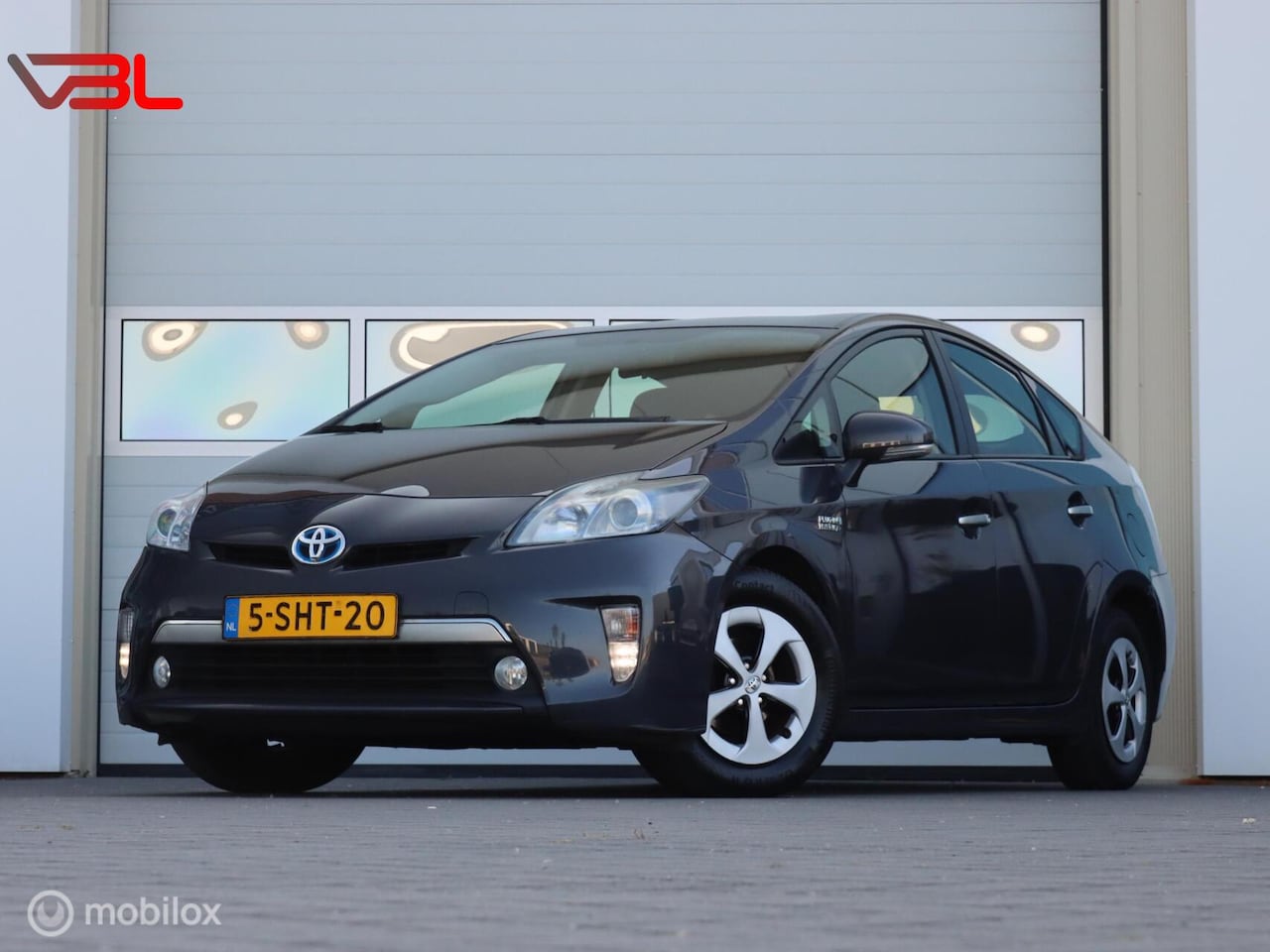 Toyota Prius - 1.8 Plug-in Aspiration Heap Up Dealer Onderhouden - AutoWereld.nl