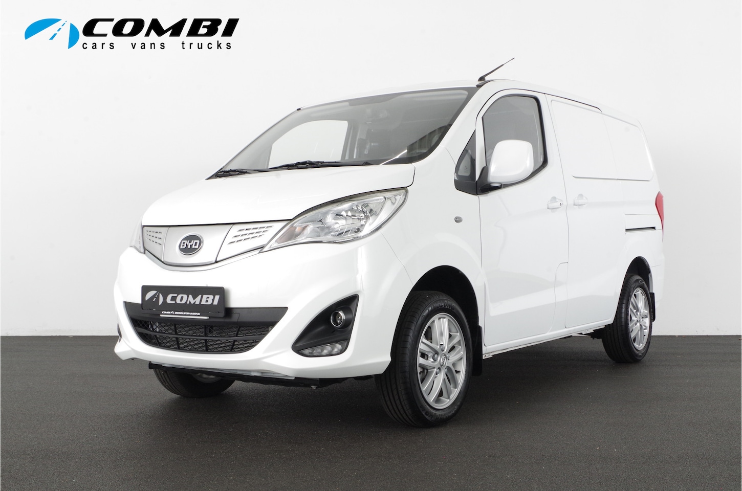 BYD ETP3 - Comfort 45 kWh Dubbele schuifdeur/nieuw!/BPM vrij/100% elektrisch 238km WLTP... | 7026 | - AutoWereld.nl