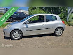 Renault Clio - 1.2-16V Dynamique Comfort