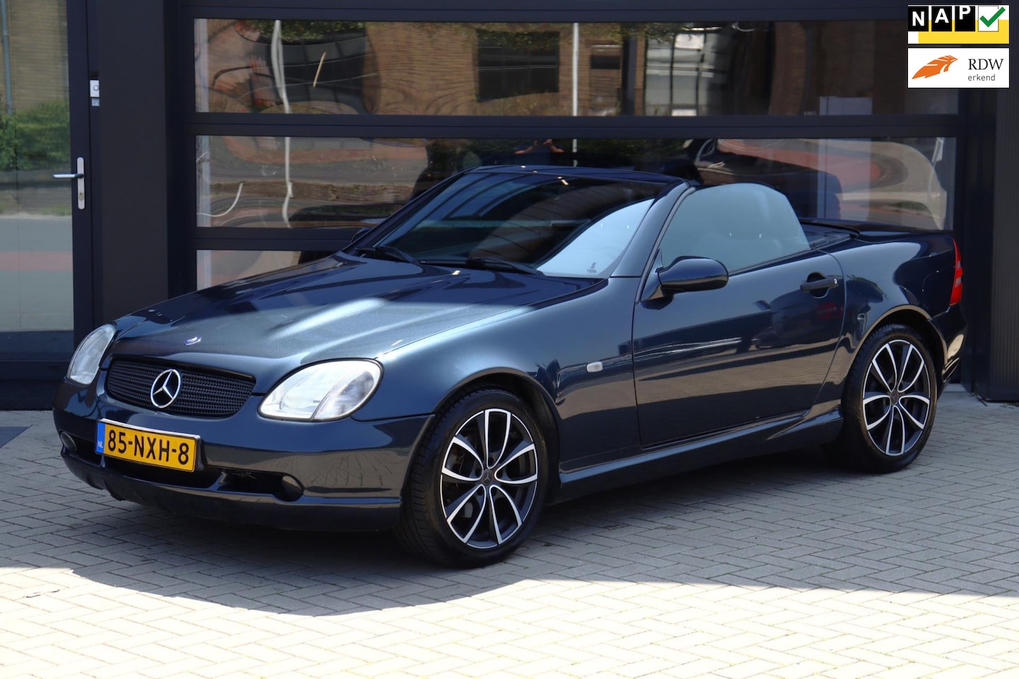 Mercedes-Benz SLK-klasse - 230 K. Automaat | Stoelverwarming | Cruise | Leder | Cabrio | Lm Velgen | Airco - AutoWereld.nl