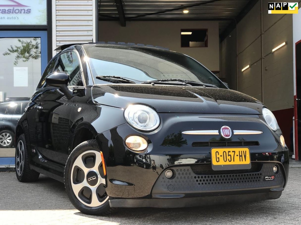 Fiat 500e - 24kwh |Pano|Stoelverwarming|Cruise|Airco - AutoWereld.nl