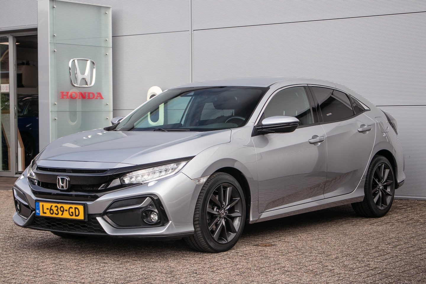 Honda Civic - 1.0 i-VTEC Elegance automaat All-in rijklaarprijs | Nav | Ad. Cruise | Cam | Dealerond. | - AutoWereld.nl