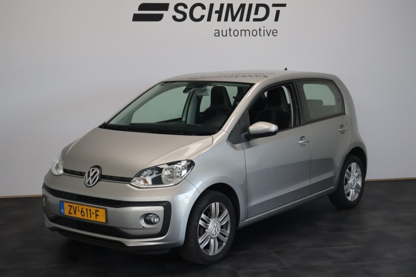 Volkswagen Up! - 1.0 high up! 5D Cruise Control | Airco | DAB | Parkeer sensoren - AutoWereld.nl