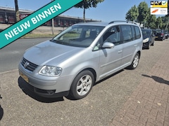 Volkswagen Touran - 1.6-16V FSI Trendline DRUKLAGER HOORBAAR