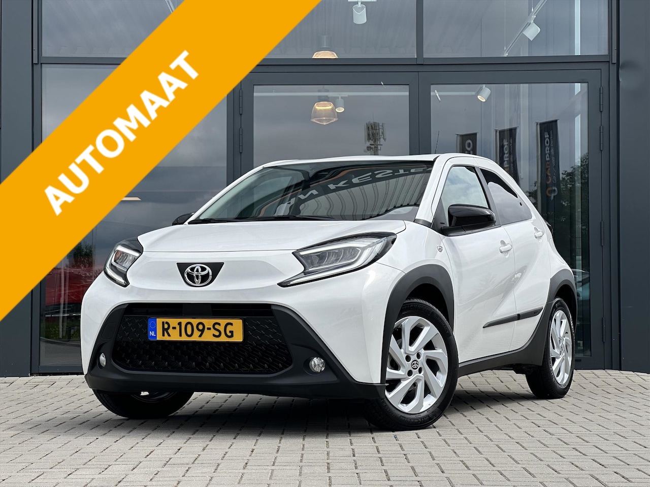 Toyota Aygo X - 1.0 VVT-i Automaat | Cam. | Carplay | Clima | LMV | NL Auto | 1e Eig. | - AutoWereld.nl