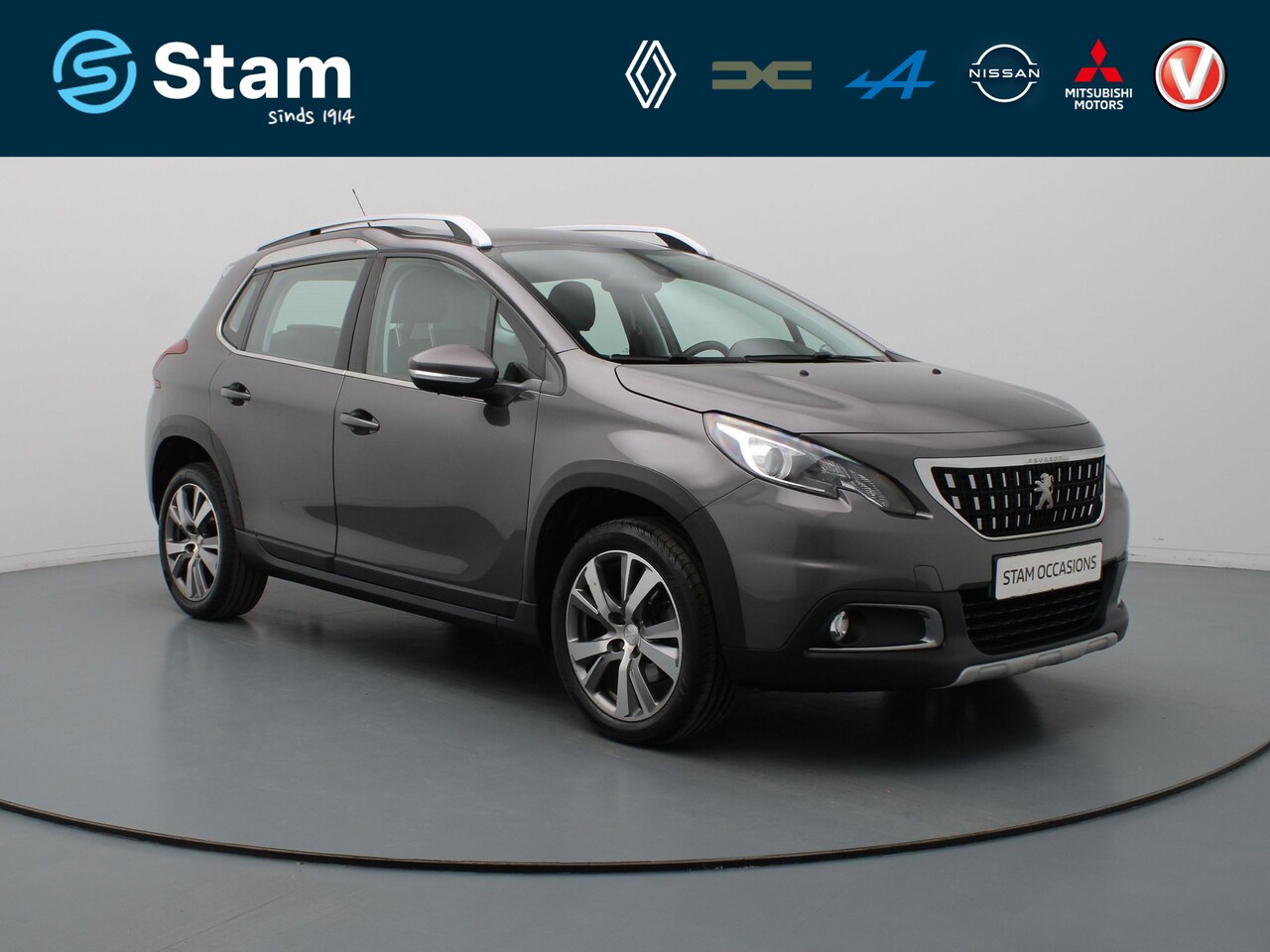 Peugeot 2008 - 1.2 PureTech Blue Lease Allure Camera | Climate | Navi | Trekhaak - AutoWereld.nl