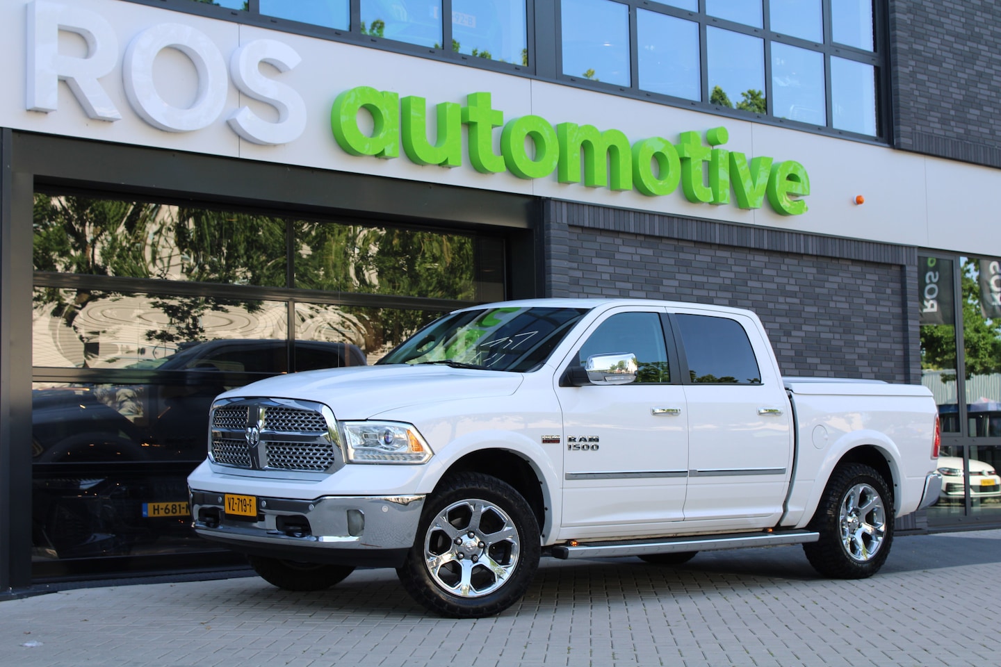 Dodge Ram 1500 - 5.7 V8 4x4 Quad Cab 6'4 | NAP | PANO | STOELKOELING | MEMORY | STUURVERW | GOED ONDERHOUDE - AutoWereld.nl