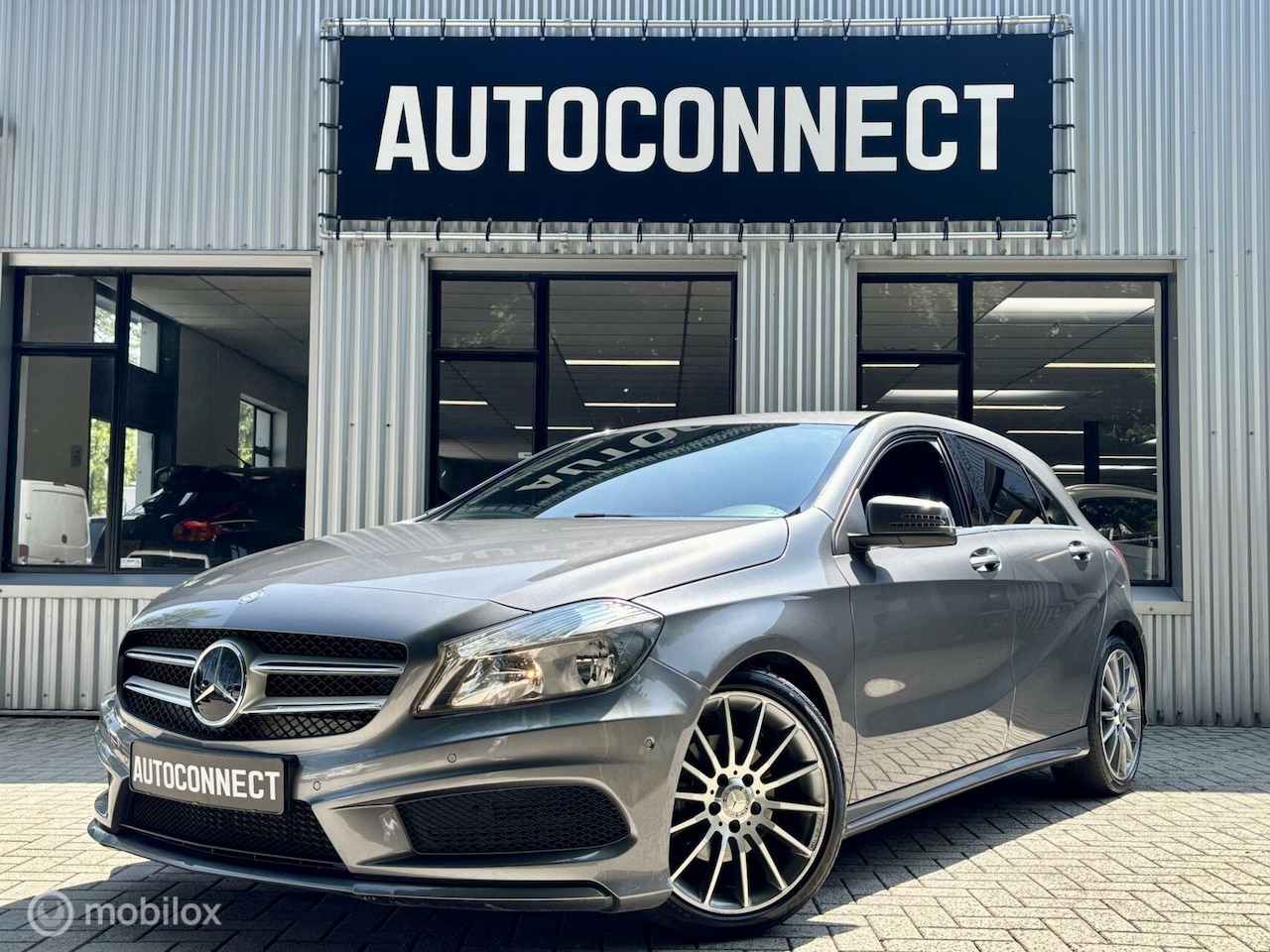 Mercedes-Benz A-klasse - 200 AMG PAKKET. NAVI, STOELVERWARMING - AutoWereld.nl