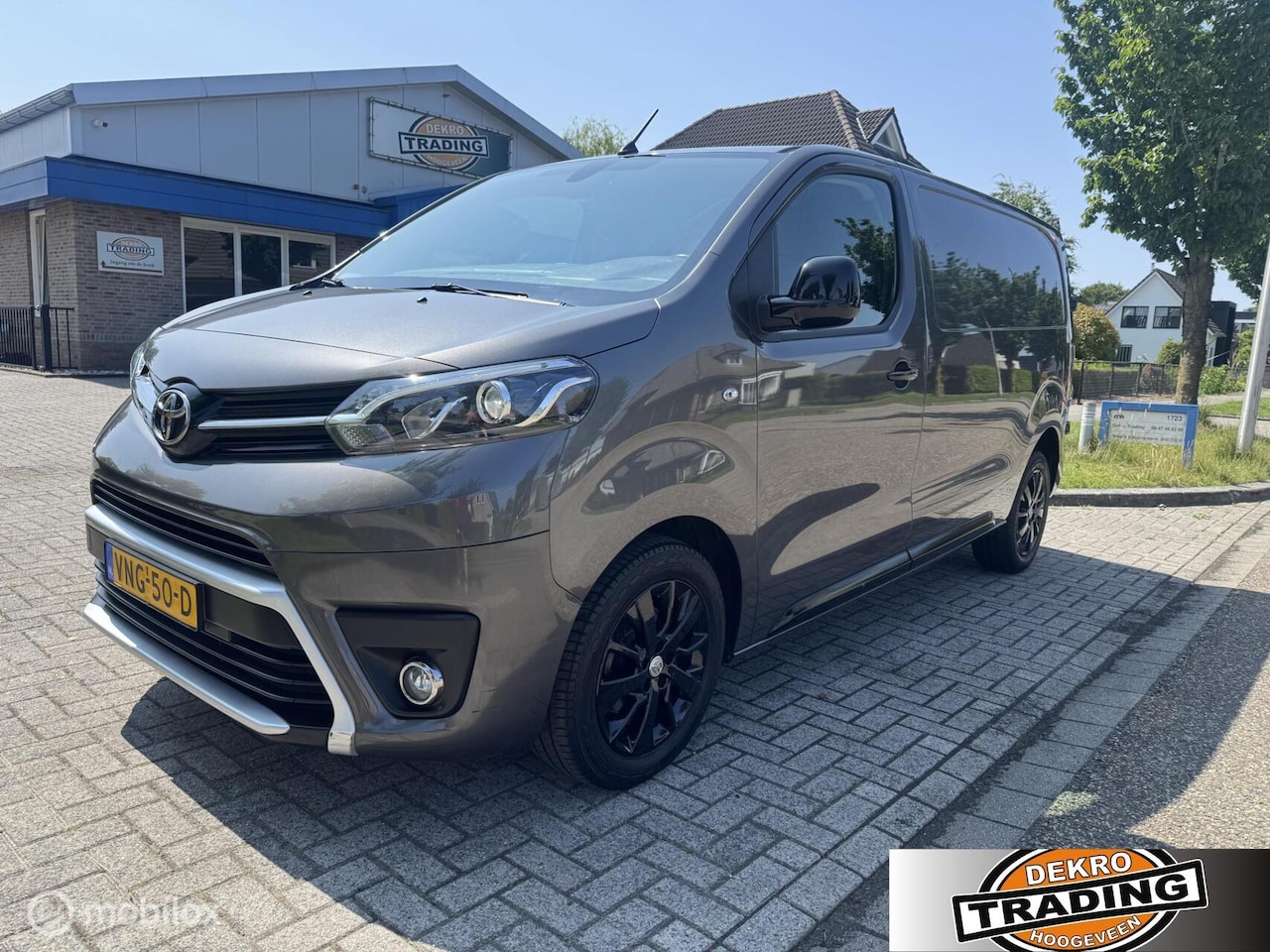 Toyota ProAce Worker - 2.0 D-4D Live Black Edition 2500 kg trekgewicht - AutoWereld.nl