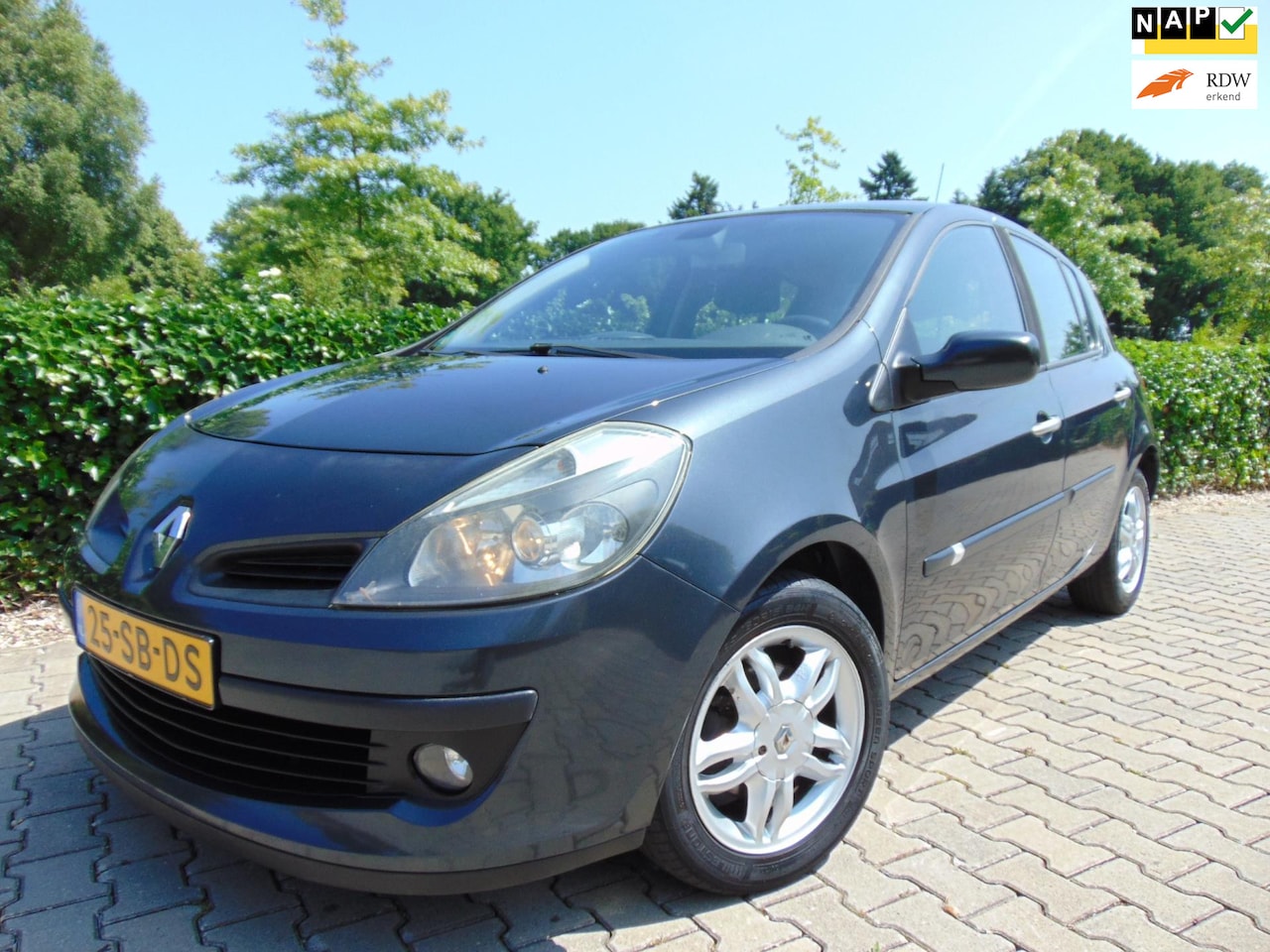 Renault Clio - 1.4-16V Dynamique Luxe 1.4-16V Dynamique Luxe 5-Deurs , Clima / Elec.Pakket / Isofix / 15" Lm Velgen. - AutoWereld.nl