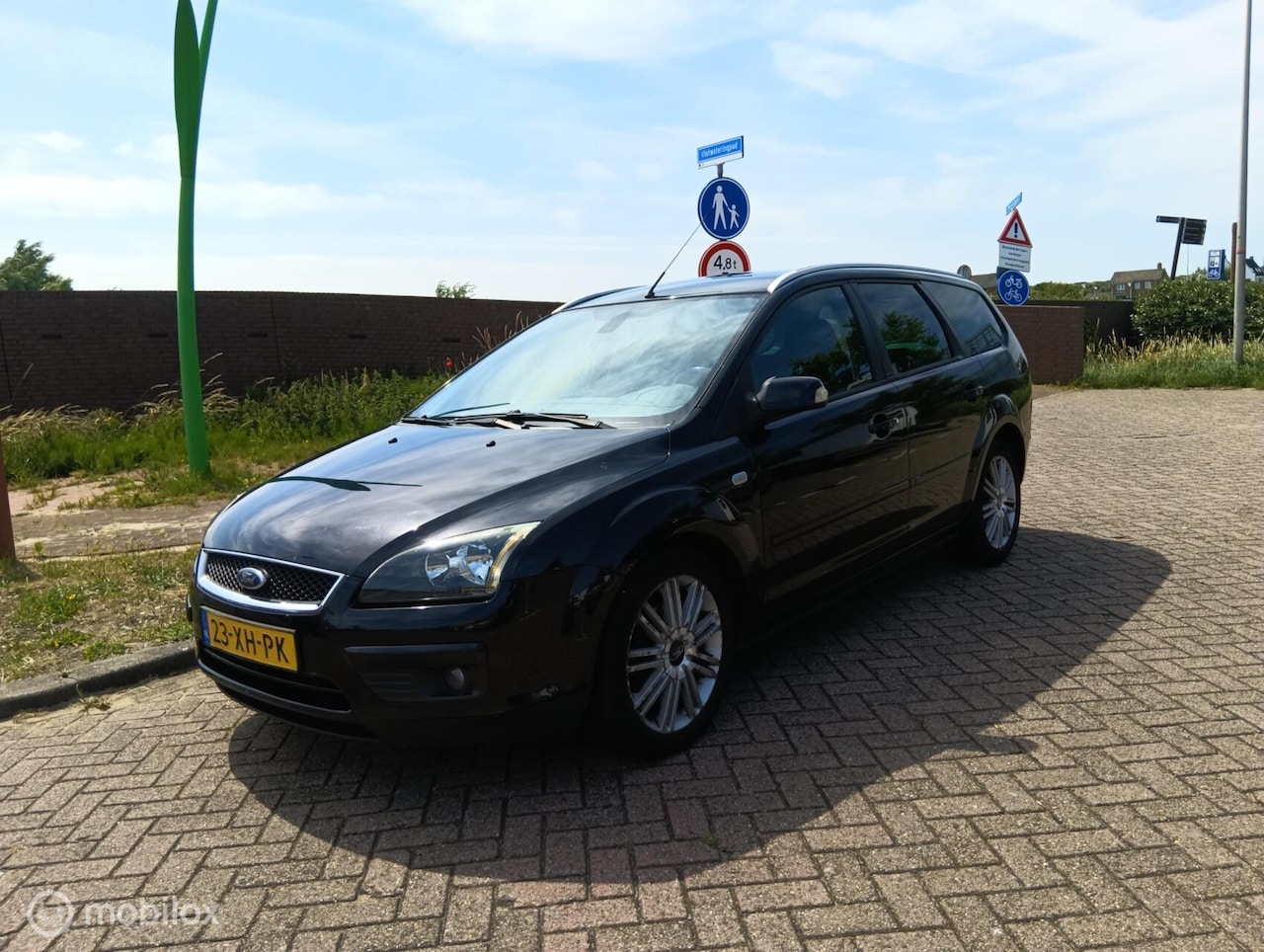 Ford Focus Wagon - 1.6-16V Titanium 1.6-16V Titanium - AutoWereld.nl