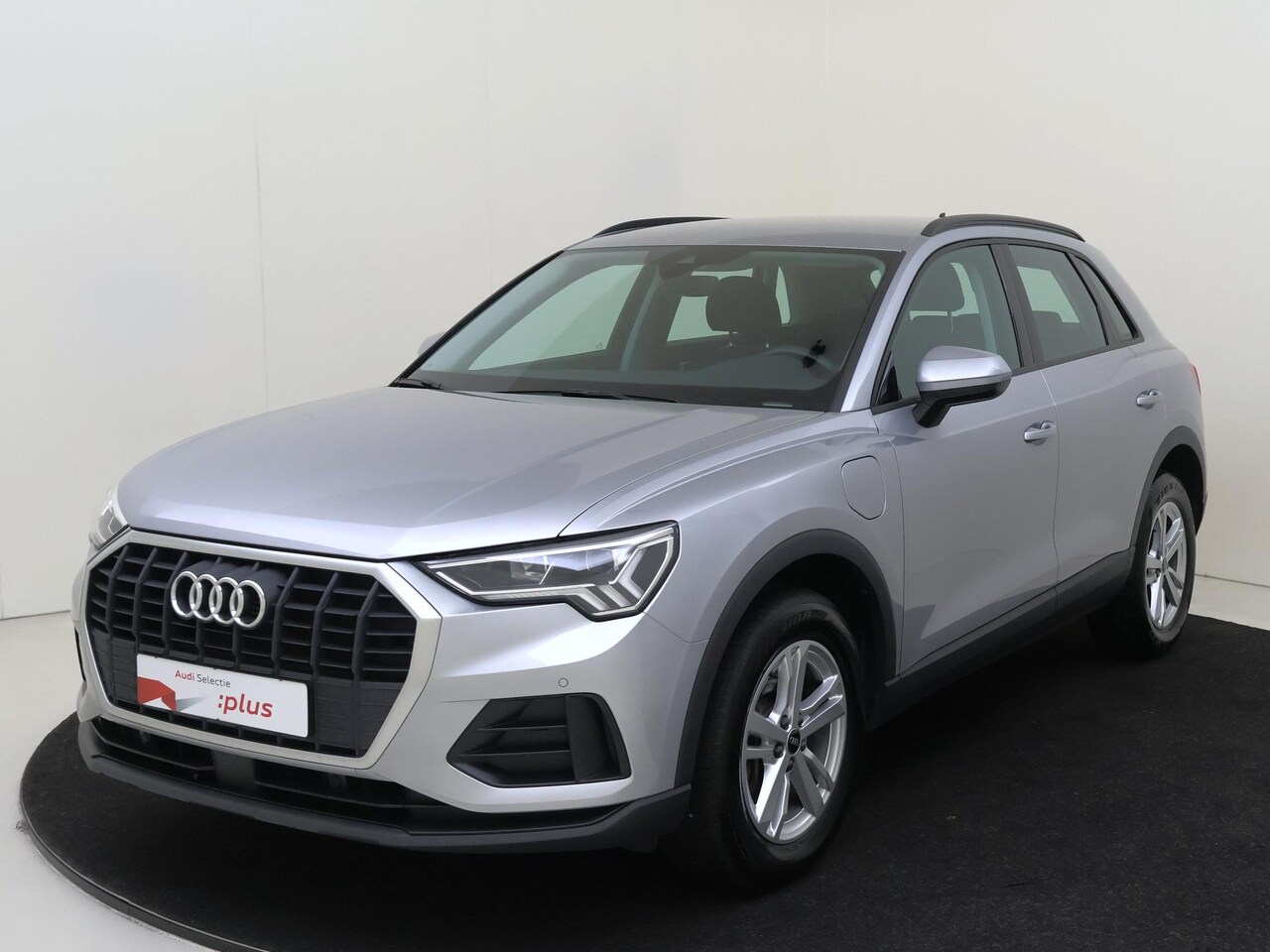 Audi Q3 - 45 TFSI e Business Edition | Stoelverwarming | Adaptieve cruise control | Dodehoek detecti - AutoWereld.nl