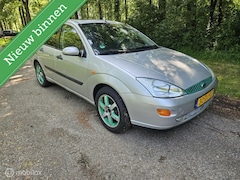 Ford Focus Wagon - 1.6-16V Ambiente inruilkoopje Zo mee