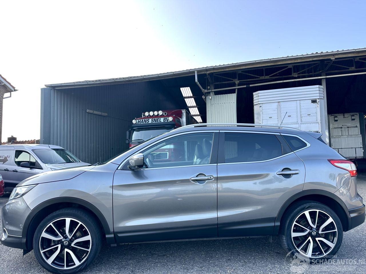 Nissan Qashqai - 1.2T 116pk 6-bak Tekna - nap - panoramadak - front + line + side + park assist - 360 camer - AutoWereld.nl