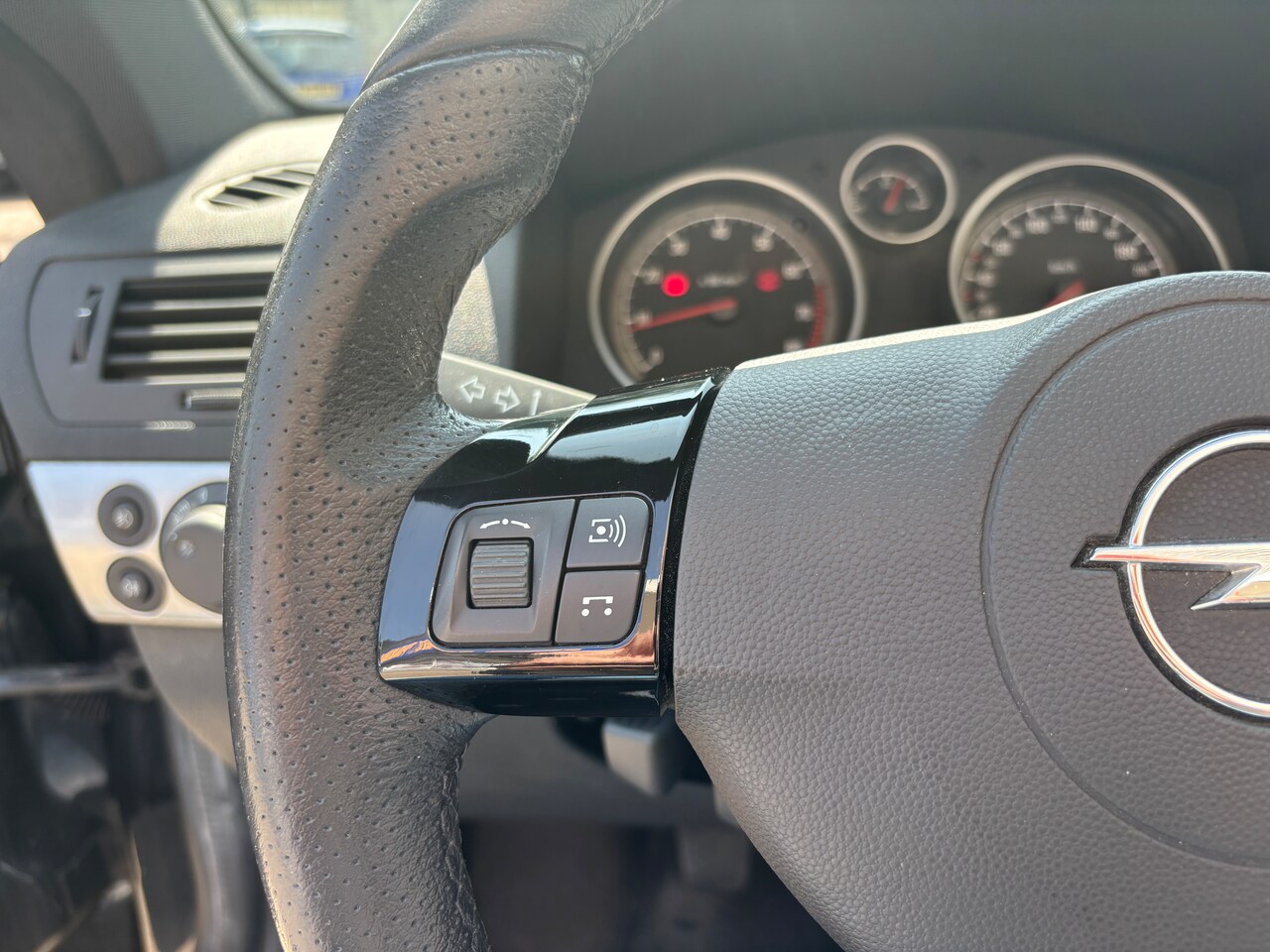 Opel Astra TwinTop - 1.8 Temptation | Org-NL auto. Onderhouden. Navi. Keyless. Apk 2026