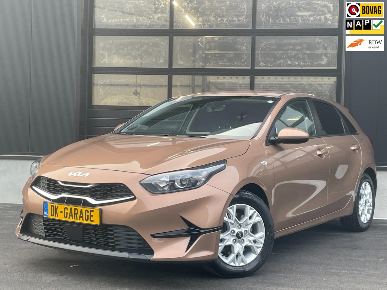 Kia Cee'd - Ceed 1.0 T-GDi DynamicLine|CARPLAY|STOEL-,STUURVERW|CAMERA|CRUISE|CLIMATE|1E EIG.|INCL.BTW - AutoWereld.nl