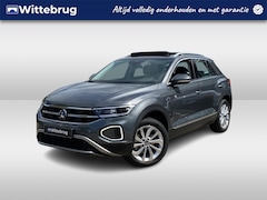 Volkswagen T-Roc - 1.5 TSI Style / Digital Cockpit Pro / Park Assist / Panoramadak / Achteruitrijcamera / 17'