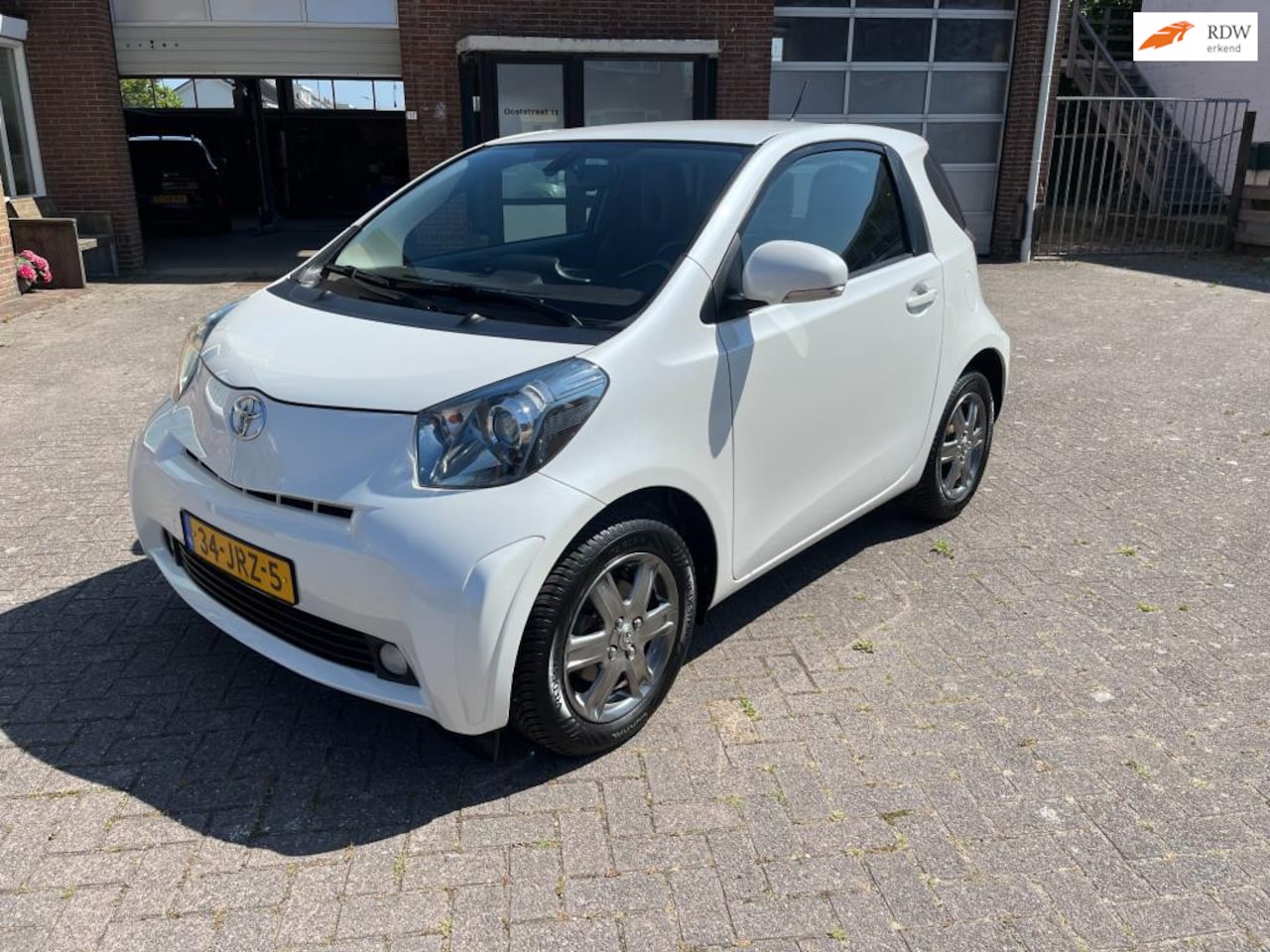 Toyota iQ - 1.0 VVTi Aspiration 1.0 VVTi Aspiration - AutoWereld.nl