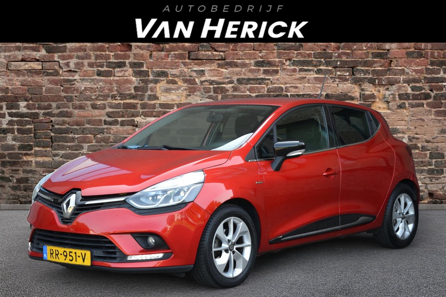 Renault Clio - 0.9 TCe Limited | Cruise | Sensoren | Keyless - AutoWereld.nl