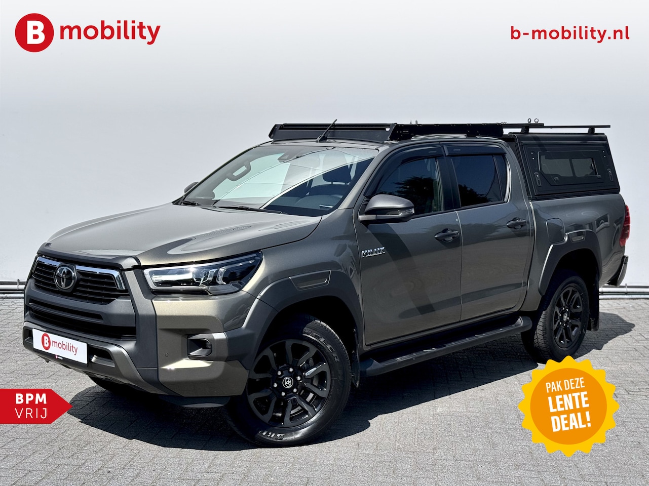Toyota HiLux - 2.8 D-4D 204PK 4X4 Double Cab Invincible Automaat | Leer | Achteruitrijcamera | Trekhaak 3 - AutoWereld.nl