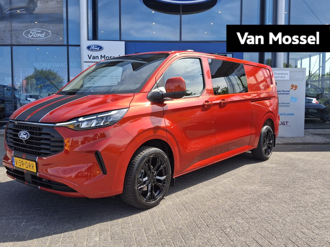 Ford Transit Custom - 320 2.0 TDCI L2H1 Limited Aut. 170 PK! | Trekhaak | LMV | Leder | - AutoWereld.nl