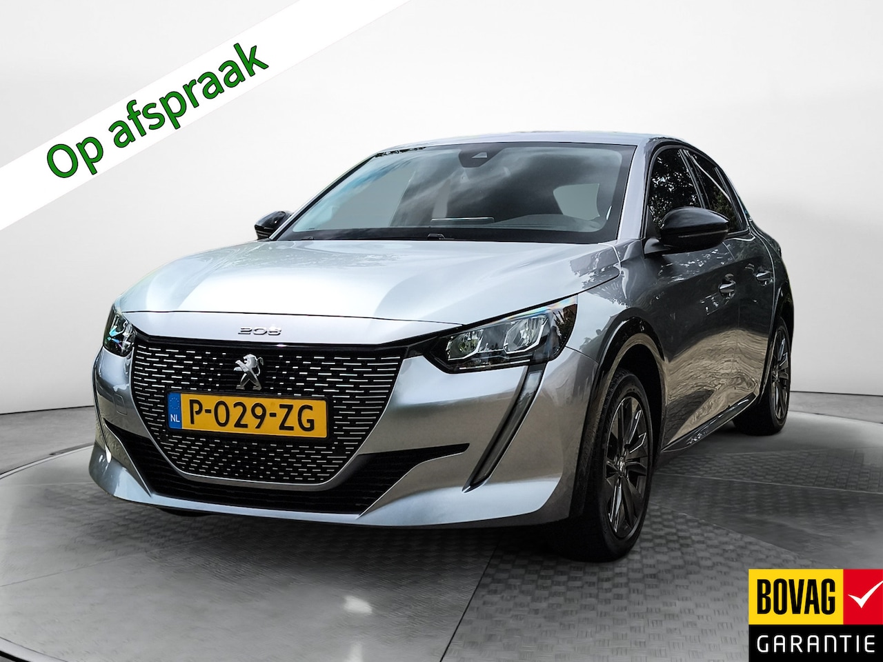 Peugeot e-208 - EV Allure Pack 50 kWh (136 PK) 1e-Eig. & Dealer-Onderh. BOVAG-Garantie. NL-Auto. Half-Leer - AutoWereld.nl