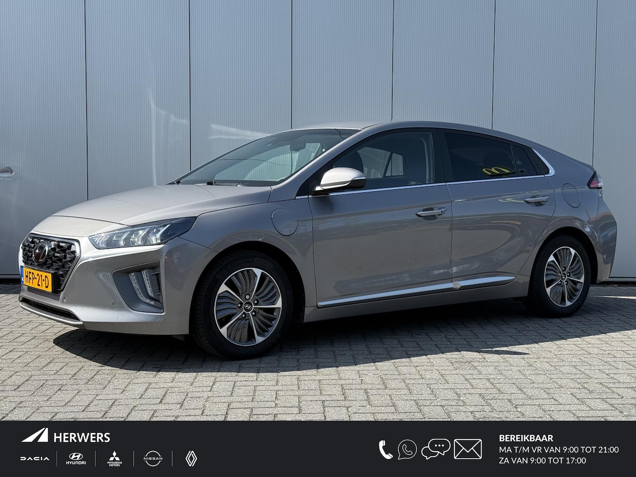 Hyundai IONIQ - 1.6 GDi PHEV Comfort Automaat / Navigatie / Apple Carplay & Android Auto / Achteruitrijcam - AutoWereld.nl