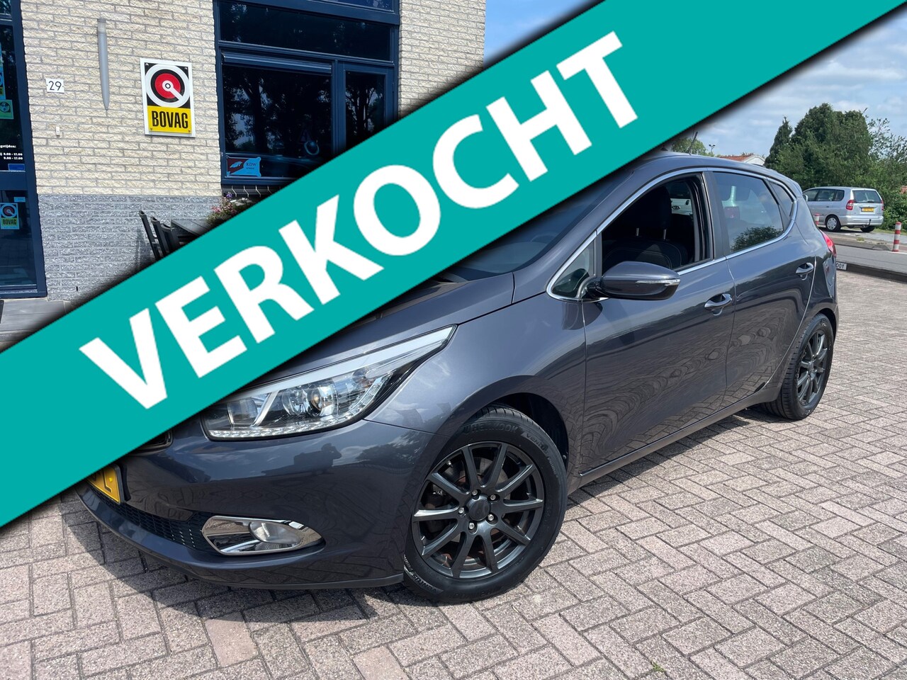 Kia Cee'd - 1.6 GDI DynamicLine- trekhaak-pdc-nav- camera - AutoWereld.nl