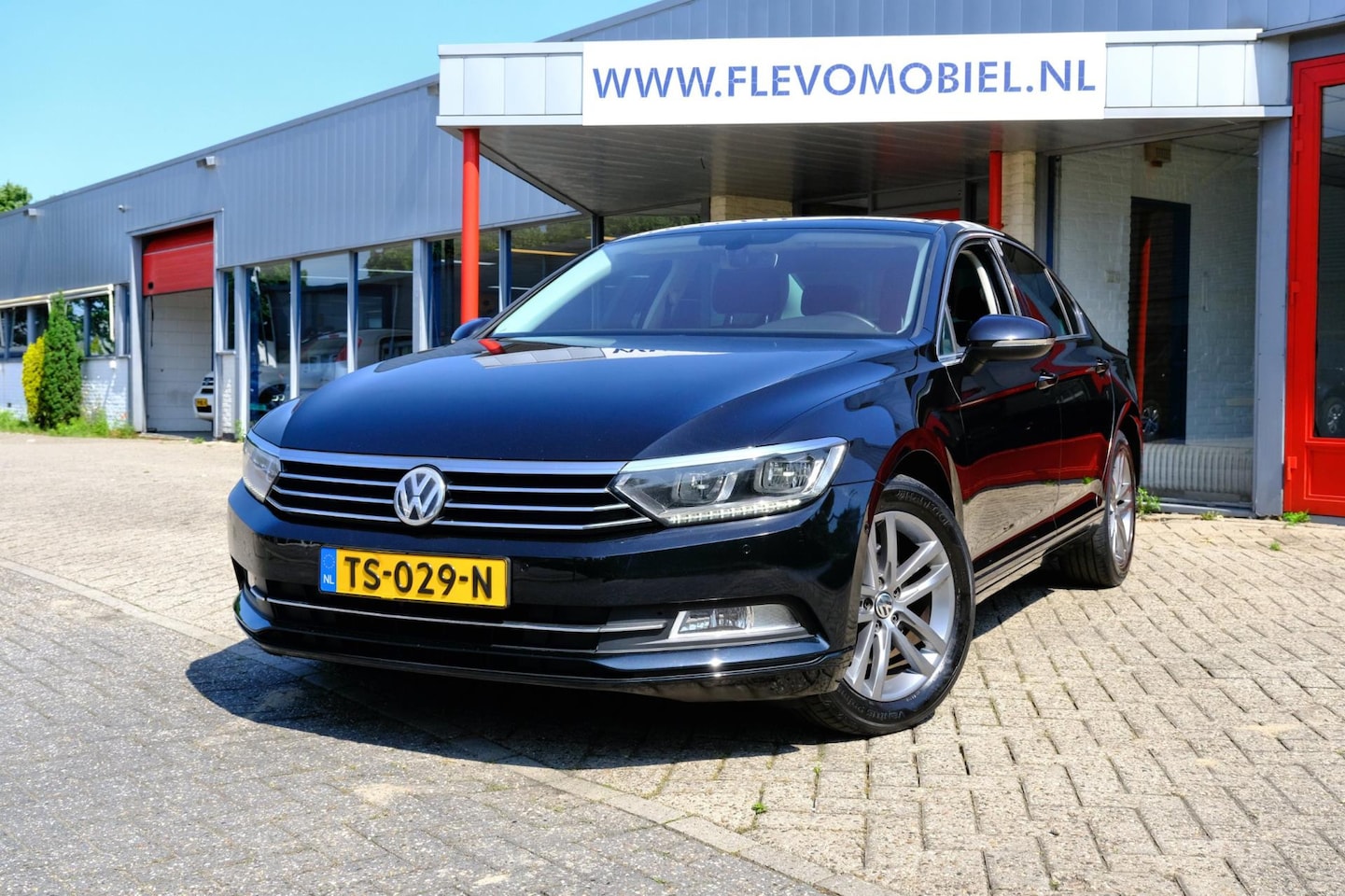 Volkswagen Passat - 1.4 TSI ACT 150PK Highline Pano|Navi|LED|ParkAssist|LMV - AutoWereld.nl