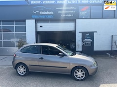 Seat Ibiza - 1.4-16V Sport- met sportstoelen, Airco, Cruise Control, NAP en een nieuwe APK