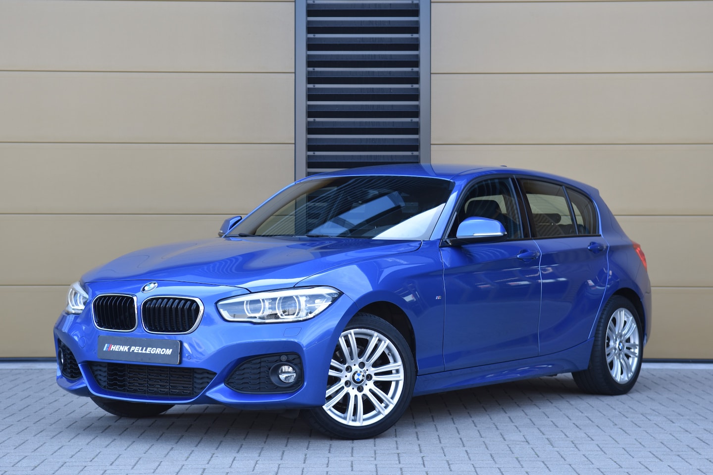 BMW 1-serie - 118i High Executive * M Sportpakket * LED * Stoelverwarming * - AutoWereld.nl