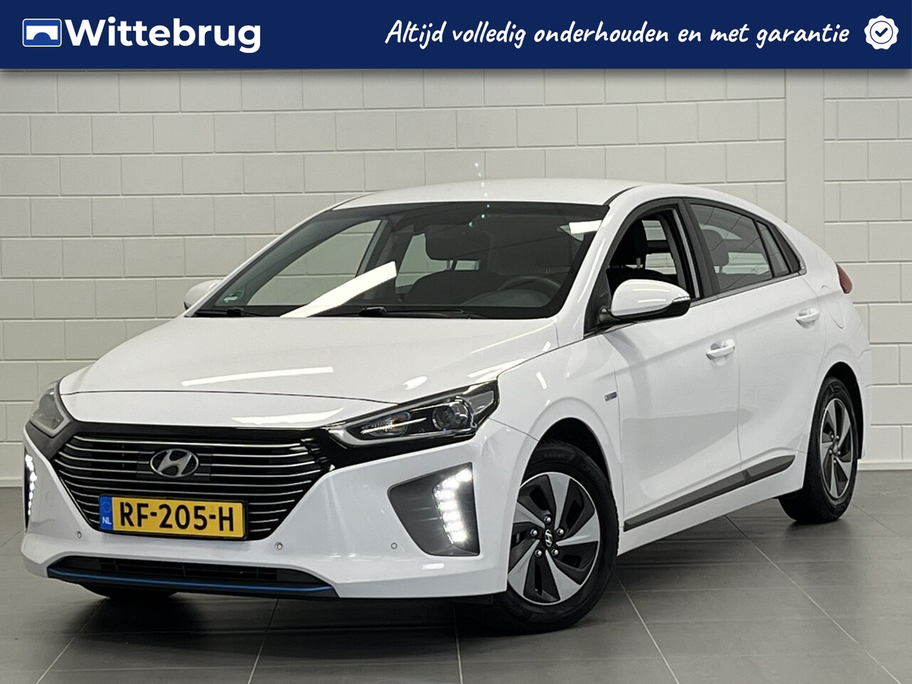 Hyundai IONIQ - 1.6 GDi Comfort DEALER ONDERHOUDEN! | NAVIGATIE | PARKEERCAMERA | NETTE AUTO! - AutoWereld.nl