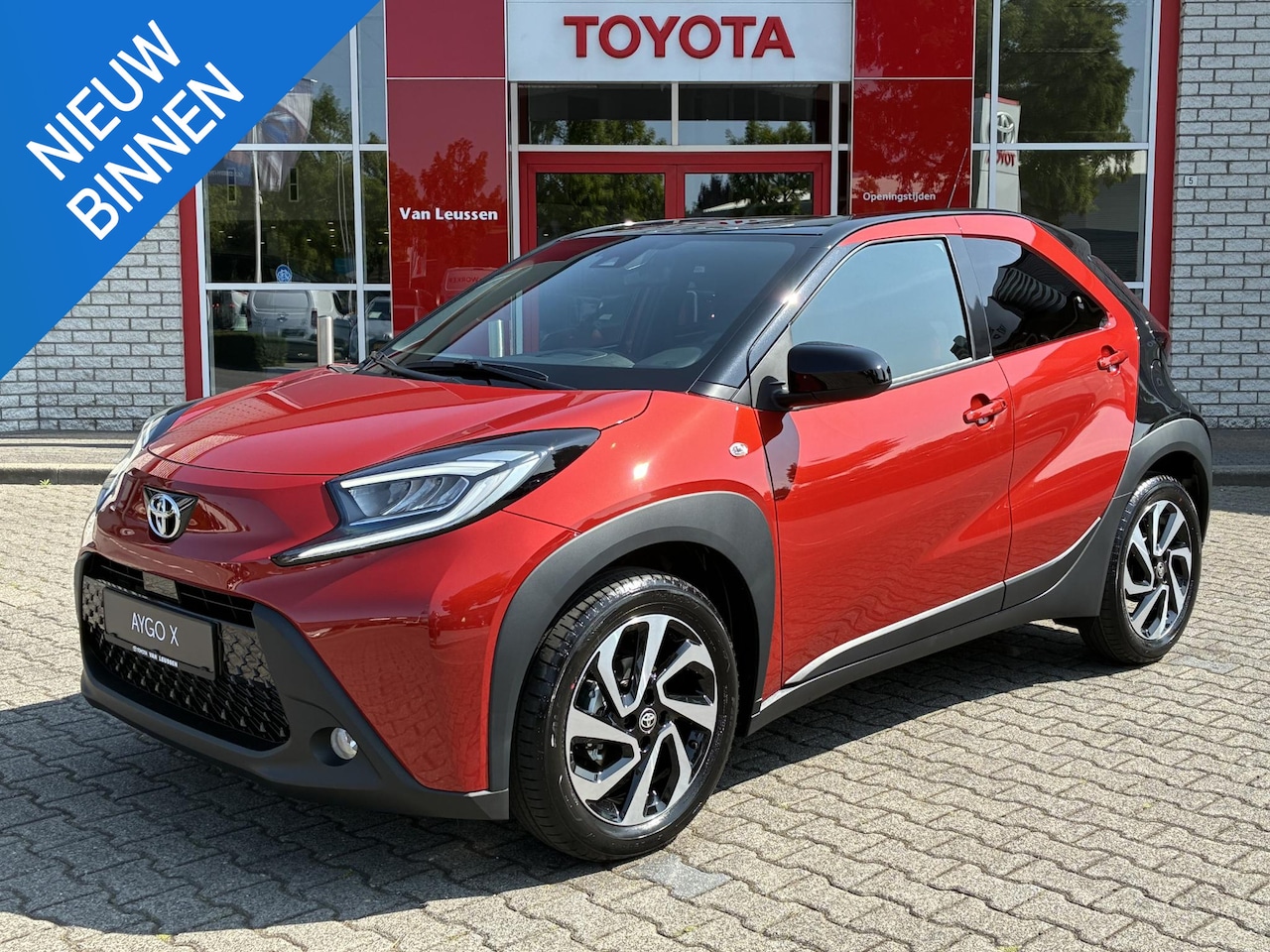 Toyota Aygo X - S-CVT PULSE NIEUW & DIRECT LEVERBAAR!!! AUTOMAAT APPLE/ANDROID AIRCO AD-CRUISE LED 17" LM- - AutoWereld.nl