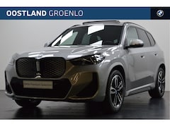 BMW iX1 - eDrive20 M Sport / Panoramadak / Trekhaak / Achteruitrijcamera / M Adaptief onderstel / Ad