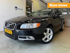 Volvo V70 - 2.4 D5 Momentum LEER CLIMA NAVI DISTRIBUTIE VERV. NAP APK 3-2026