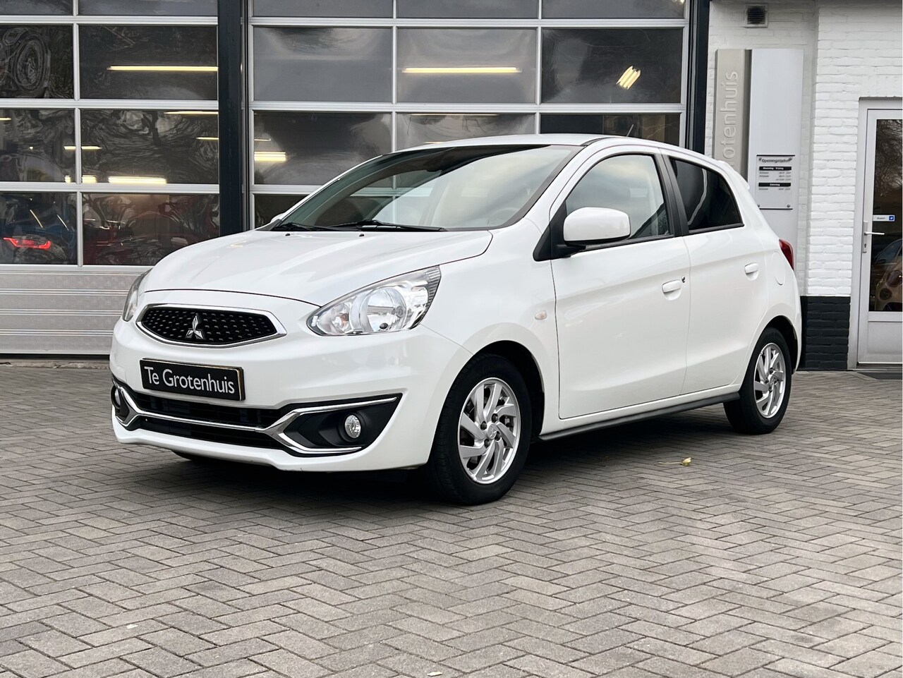 Mitsubishi Space Star - 1.0 Intense 1.0 Intense - AutoWereld.nl