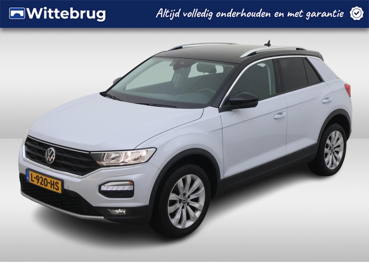 Volkswagen T-Roc - 1.0 TSI Style / CAMERA/ GETINT GLAS/ NAVI/ CLIMA/ 17" LMV - AutoWereld.nl