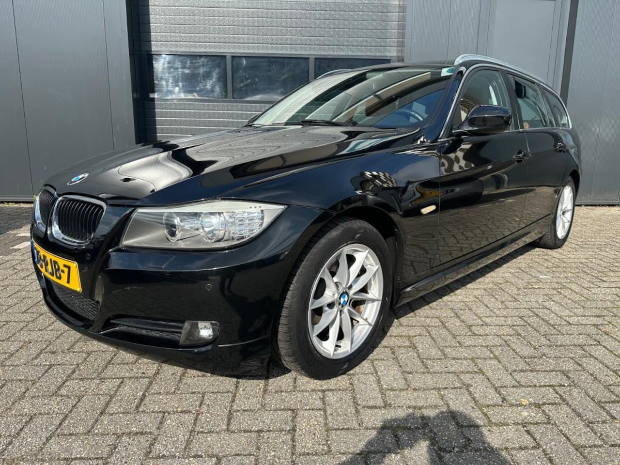 BMW 3-serie Touring - 320i Luxury Line 320i Luxury Line,Navi, PDC, Cruise, Clima - AutoWereld.nl