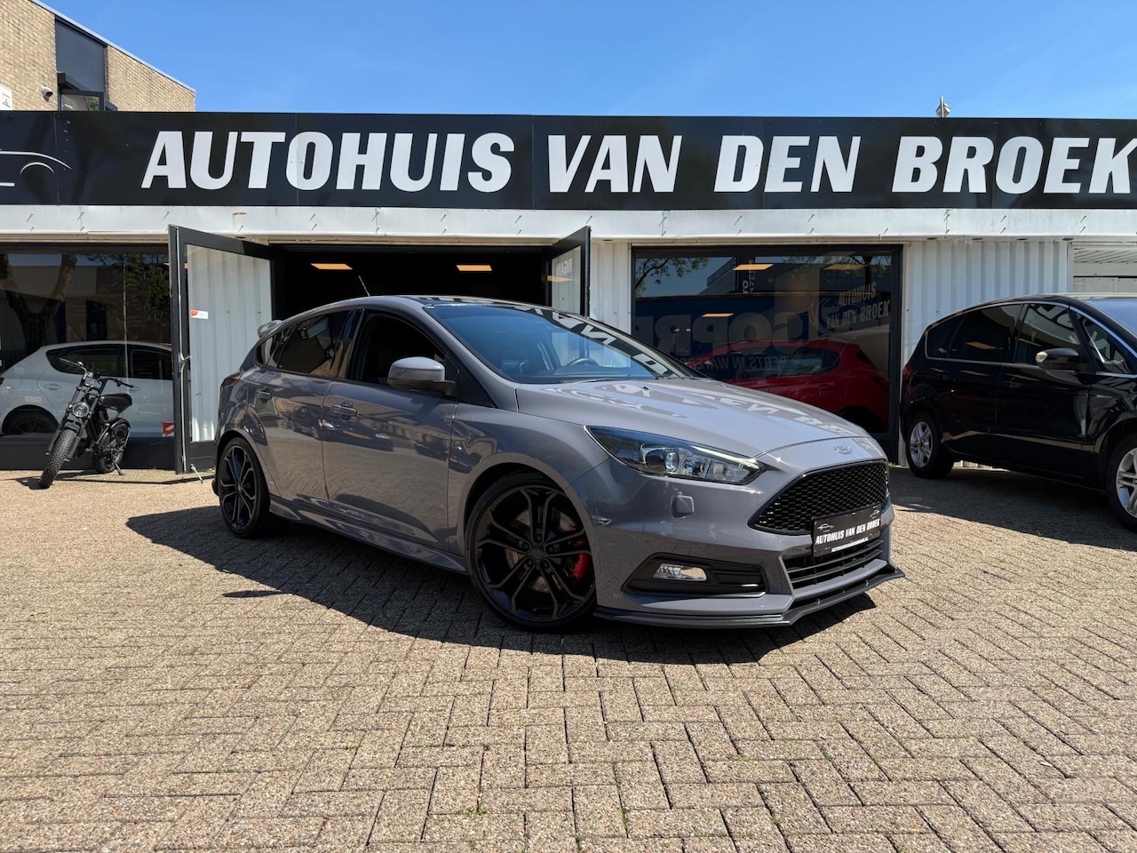 Ford Focus - 2.0 ST3 250Pk|Navi|Cruise|Climate|Camera|DAB|Xenon|Leer|Elek Pakket|Nw Apk| - AutoWereld.nl