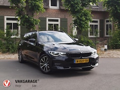 BMW 3-serie Touring - 320e Business Edition Plus | Apple Carplay | Laserlight | Parkeersensoren | Sfeerverlichti