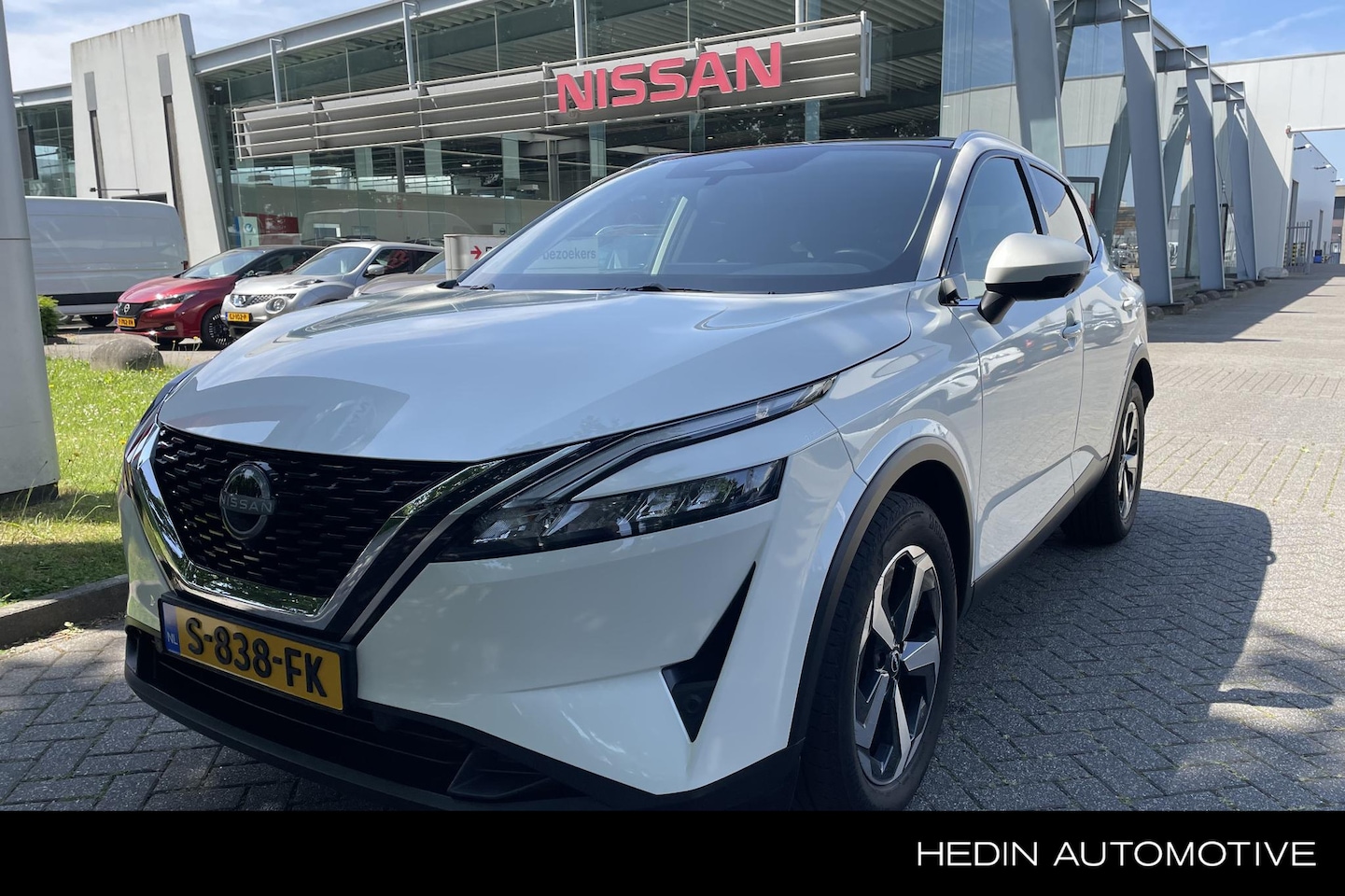 Nissan Qashqai - 1.3 MHEV N-Connecta Panoramadak | Adap.Cruise | Nav | Lm velgen - AutoWereld.nl