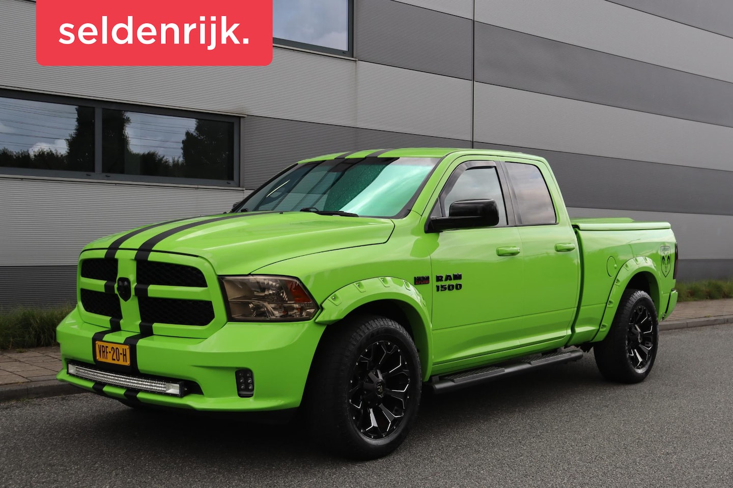 Dodge Ram 1500 - 5.7 V8 4x4 Quad Cab Sport | Leder | Camera | Trekhaak | 20'' | Airco | Cruise control | LP - AutoWereld.nl