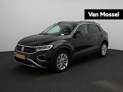 Volkswagen T-Roc - 1.0 TSI Life Edition | Camera | Parkeersensoren | Led | 17 Inch Velgen | Apple carplay | A