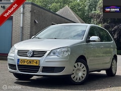 Volkswagen Polo - 1.4-16V Trendline AUTOMAAT NAP/CRUISE/AC