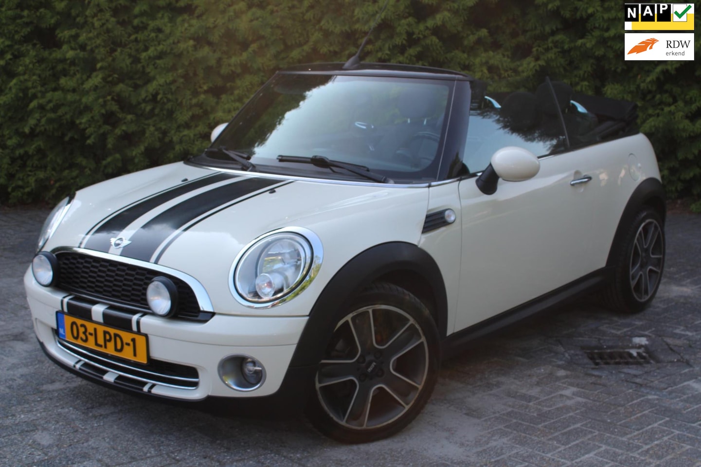 MINI Cabrio - Mini 1.6 One 98PK | LMV | Parkeersensoren | - AutoWereld.nl