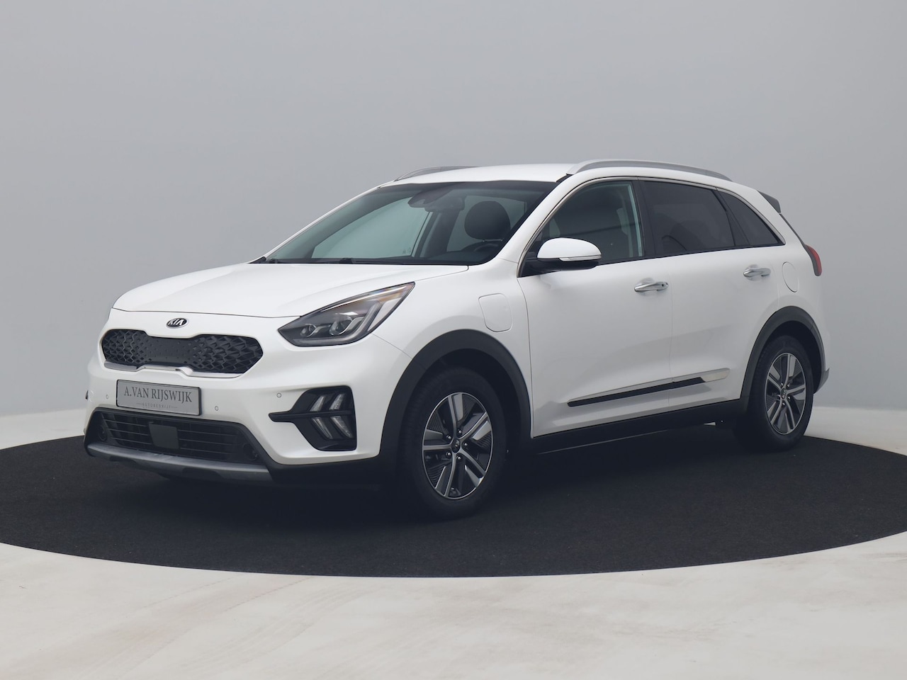 Kia Niro - 1.6 GDi PHEV DynamicLine | CAMERA | ADAPTIVE | JBL | STOEL- EN STUURVERW. | TREKHAAK - AutoWereld.nl