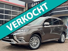 Mitsubishi Outlander - 2.4 PHEV S-Edition | Volleder | Navi | Xenon | Cruise | Climate | Trekhaak | Full-option's