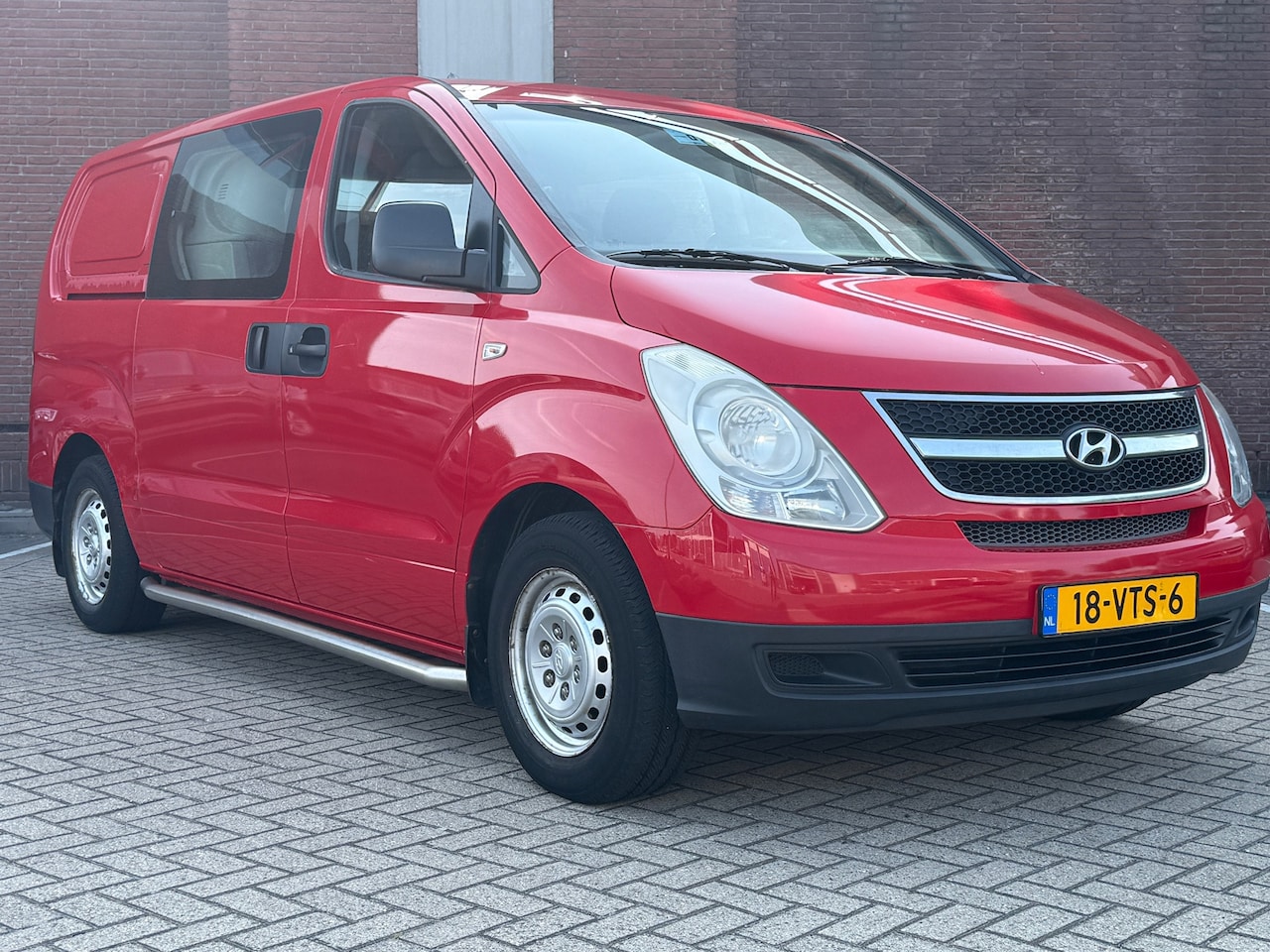 Hyundai H 300 - 2.5 CRDi Dynamic|DUBBEL CABINE|AIRCO|2XSCHUIFDEUR|TREKHAAK - AutoWereld.nl